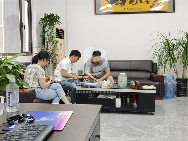 江西客户走进嘿嘿视频在线登录页面免费观看机械洽谈电池处理设备